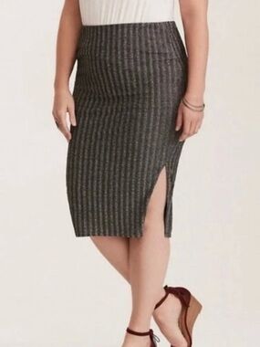 Torrid Silver Glitter Ribbed Midi Pencil Skirt Size 2 Plus Metallic Stretch Chic